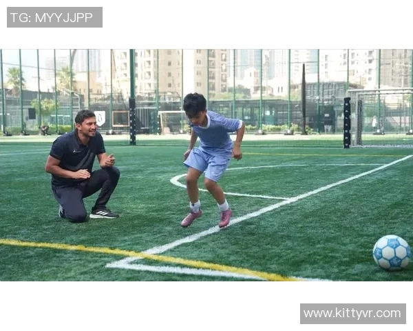 科学足球训练揭秘：提升球员实力的有效方法与技巧分享MBA